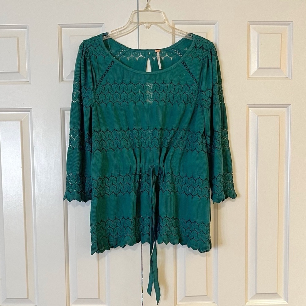 Free People Fire Island Open Knit top. Green, 3/4 sleeve, waist tie, lace. Large - Picture 12 of 15